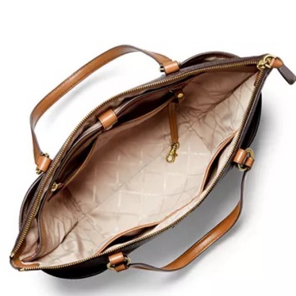 Michael Kors Signature Sullivan Large Top Zip Tote - Picture 6 of 14